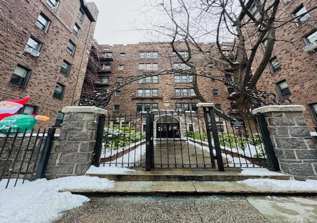 92-05-whitney-ave-a27-new-york-ny-11373/hzid_f7aa21aa