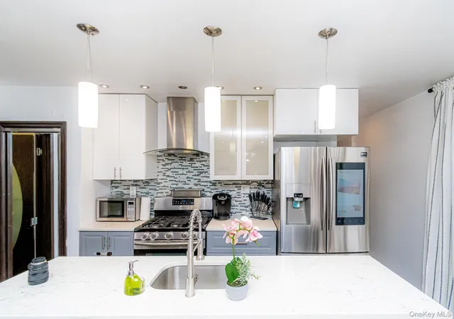 52-bradford-st-brooklyn-ny-11207/hzid_0bd58d03