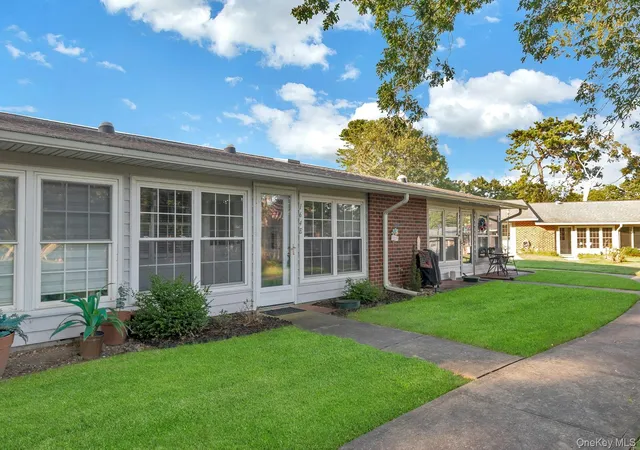 164-falmouth-ct-e-ridge-ny-11961/hzid_9b043cdd