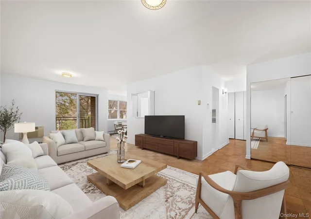 10-ipswich-ave-4m-north-hempstead-ny-11021/hzid_6af8a3dc