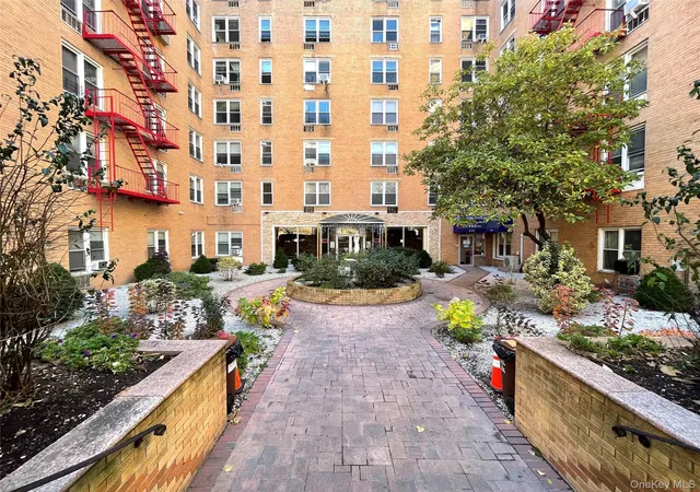 42-42-colden-st-b21-new-york-ny-11355/hzid_e6b5e181