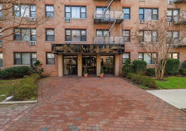 3-birchwood-ct-2j-north-hempstead-ny-11501/hzid_e2251efc