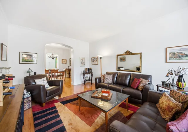12416-84th-road-2e-kew-gardens-ny-11415/hzid_a85cc32a