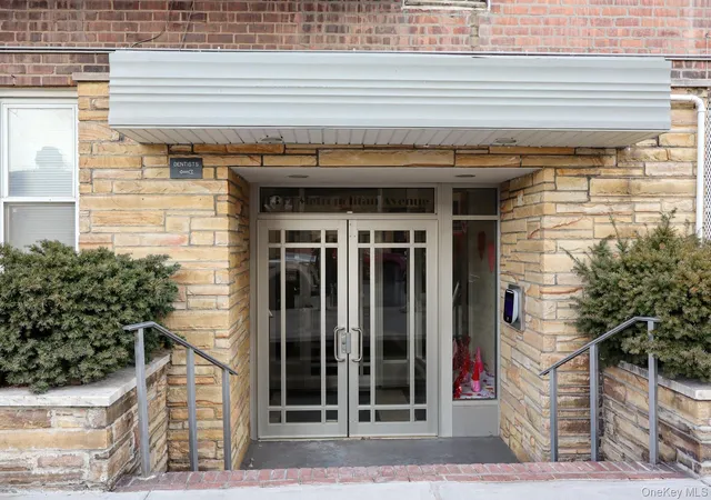 1332-metropolitan-ave-5g-new-york-ny-10462/hzid_e0179edb