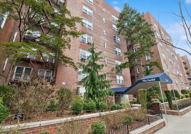 72-10-112th-street-5b-forest-hills-ny-11375/hzid_d5ad3b47