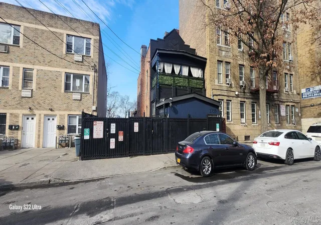 2759-kingsbridge-ter-bronx-ny-10463/hzid_8ea93875