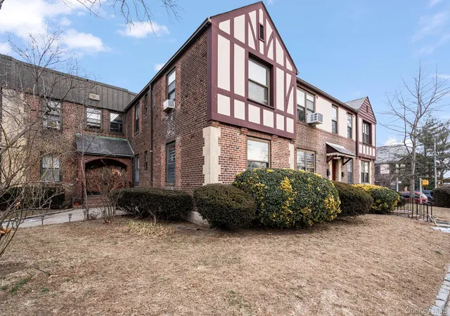 77-15-ditmars-blvd-b2-new-york-ny-11370/hzid_d973c6cb