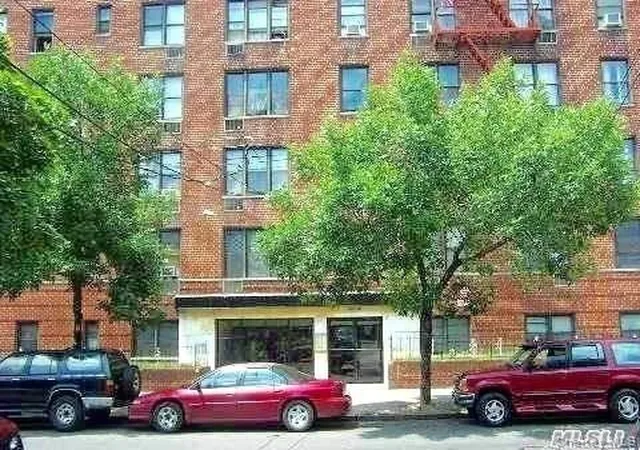 92-29-lamont-avenue-1b-new-york-ny-11373/hzid_973c9291