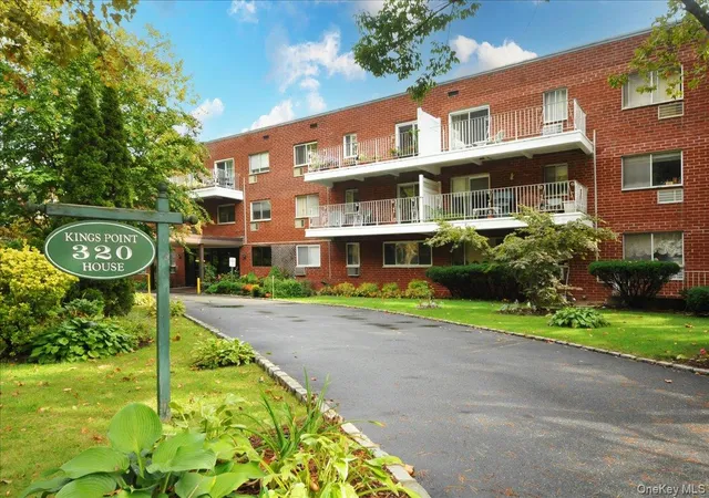 320-e-shore-rd-4c-north-hempstead-ny-11023/hzid_4ca9b0d5