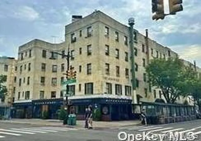 21-05-33-st-5f-new-york-ny-11101/hzid_6879c410