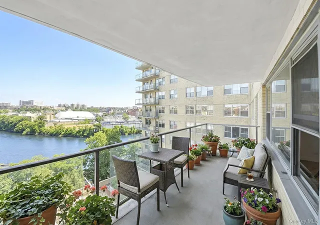 2500-johnson-ave-6s-new-york-ny-10463/hzid_d1eb9ee9