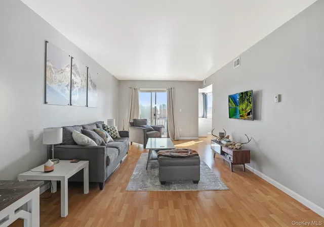 26-cooper-road-411-poughkeepsie-town-ny-12603/hzid_2f9f6379