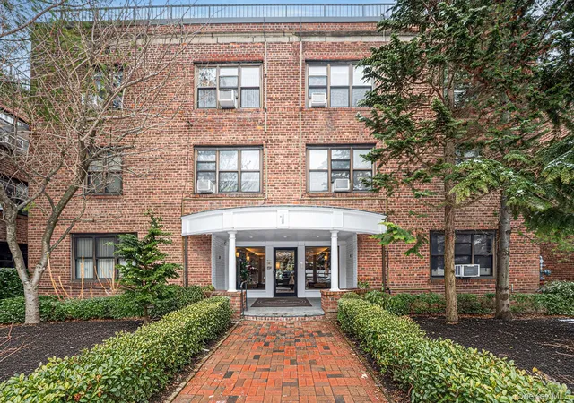 1-town-house-pl-3h-north-hempstead-ny-11021/hzid_e714e26d