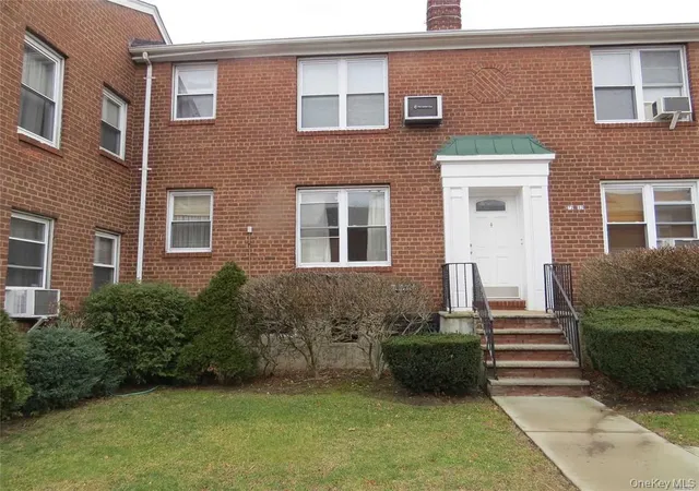 172-12-crocheron-ave-c3-flushing-ny-11358/hzid_4f68278d