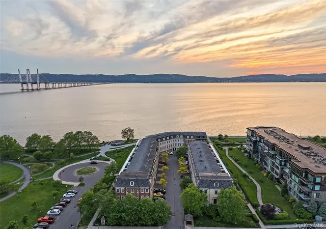 12-rivers-edge-dr-tarrytown-ny-10591/hzid_e379a989
