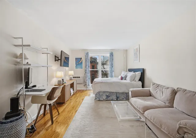 451-west-22nd-st-3f-new-york-ny-10011/hzid_0e57c8ed