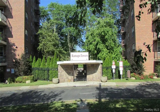 30-cole-s-1l-ramapo-ny-10977/hzid_2221a83c