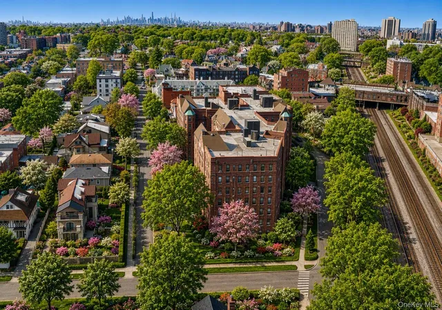 8451-beverly-rd-kew-gardens-ny-11415/hzid_c0df459c