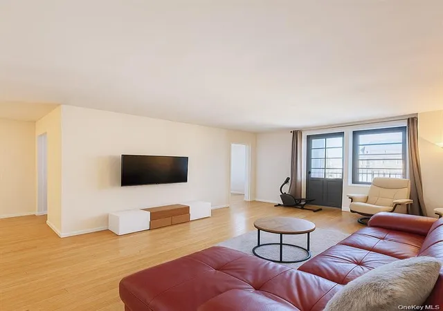 13950-35-ave-d-new-york-ny-11354/hzid_1a0c65b0