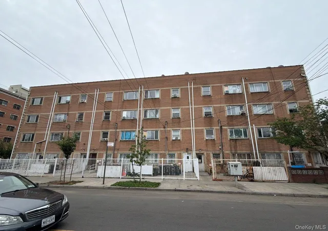 168-66-93rd-avenue-new-york-ny-11433/hzid_aeebb59e