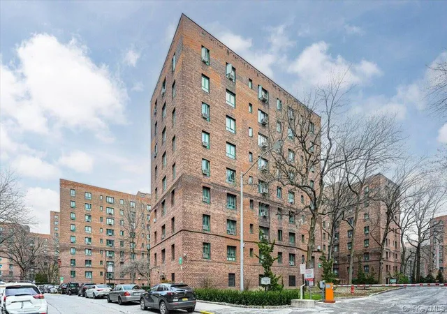 1503-metropolitan-avenue-5a-new-york-ny-10462/hzid_82c7ef41