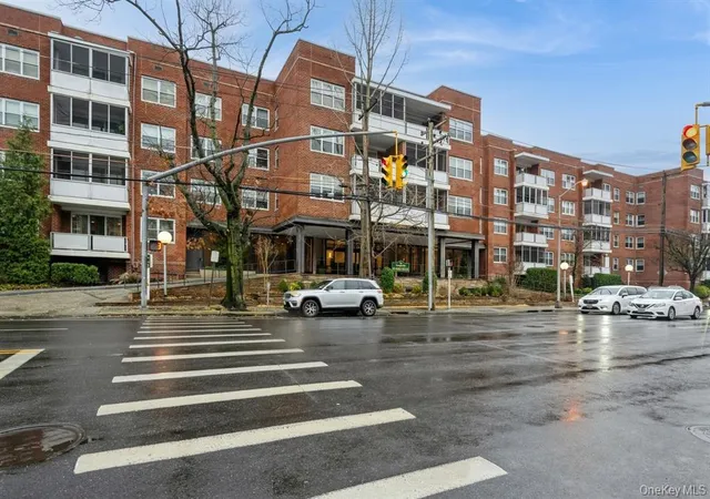 1-kensington-gate-ph9-north-hempstead-ny-11021/hzid_306102b1