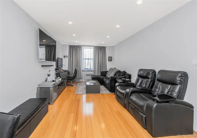 1874-pelham-pkwy-s-4a-new-york-ny-10461/hzid_2c8c6910