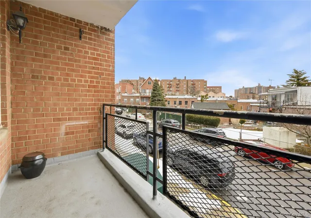 67-50-thornton-pl-1f-new-york-ny-11375/hzid_01e40e9f
