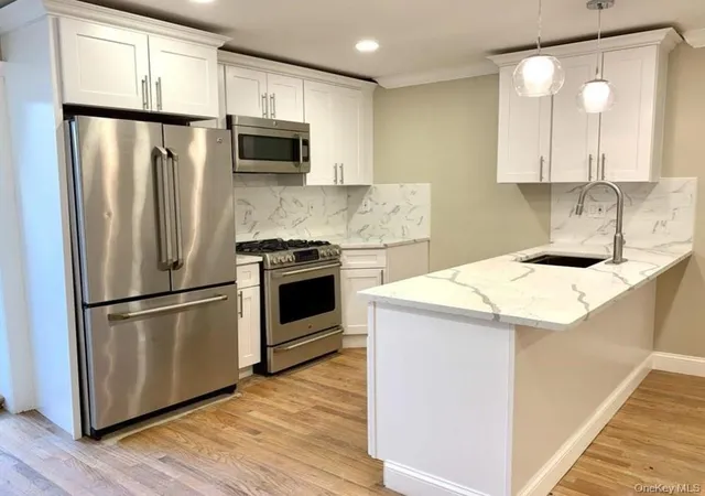2301-bathgate-ave-new-york-ny-10458/hzid_71bc555f