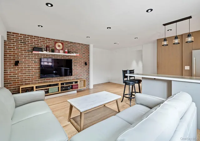 5221-65th-place-2j-maspeth-ny-11378/hzid_c36a3415