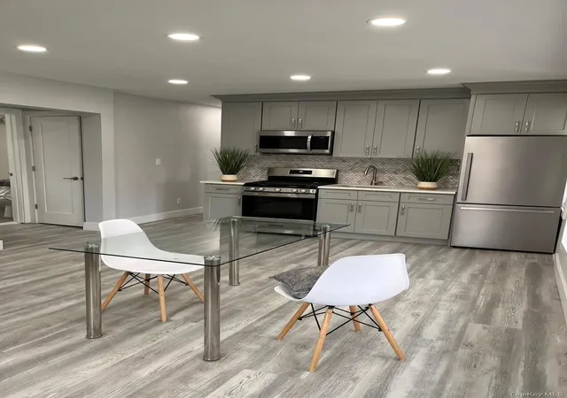 121-w-chester-st-long-beach-ny-11561/hzid_7498dc09