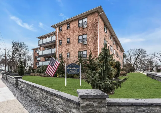 315-atlantic-ave-1n-hempstead-ny-11518/hzid_09a382ff
