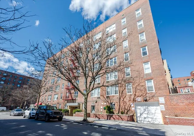 1332-metropolitan-ave-4k-new-york-ny-10462/hzid_6d4fd1dd