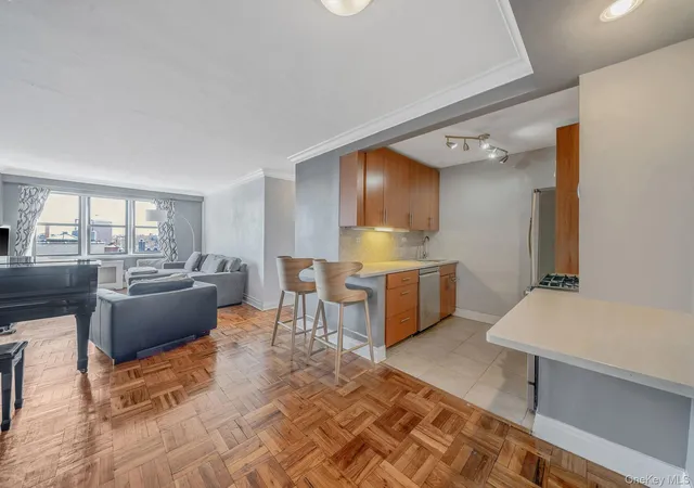 3731-73rd-street-9kl-new-york-ny-11372/hzid_3195bfe1