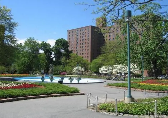 1514-unionport-rd-4a-new-york-ny-10462/hzid_a5791cc1