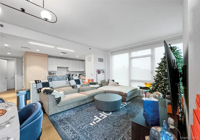13327-39th-ave-5q-new-york-ny-11354/hzid_6a74483b