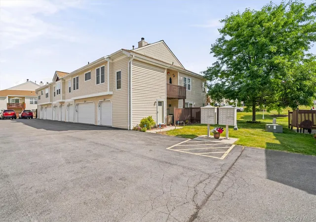 3414-whispering-hills-chester-ny-10918/hzid_057fe689