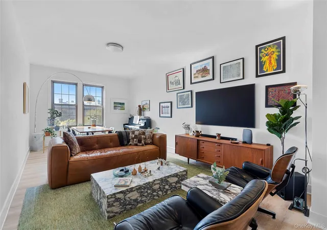 1100-grand-concourse-4b-new-york-ny-10456/hzid_41e050e8