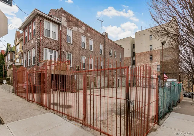 210-w-179th-street-new-york-ny-10453/hzid_f392d9a5