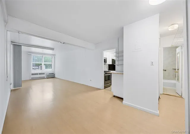 142-05-roosevelt-ave-331-new-york-ny-11354/hzid_832d8e80