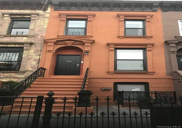 1016-greene-ave-new-york-ny-11221/hzid_af803124