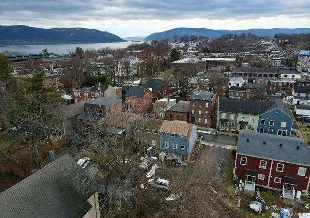 22-e-parmenter-st-newburgh-city-ny-12550/hzid_38eacfe3
