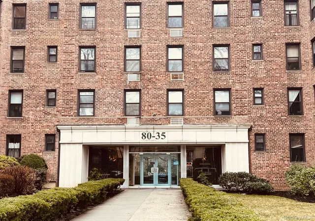 80-35-springfield-blvd-2m-new-york-ny-11427/hzid_39e62c32