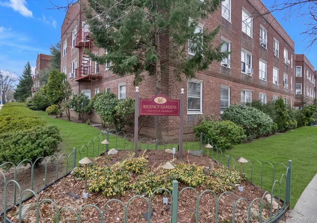 78-42-main-st-3j-babylon-ny-11702/hzid_88ea4e55