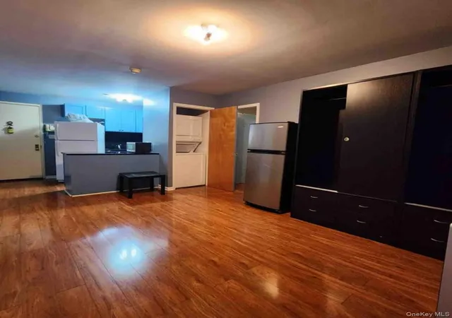 14225-37th-avenue-7c-new-york-ny-11354/hzid_55bee6c2