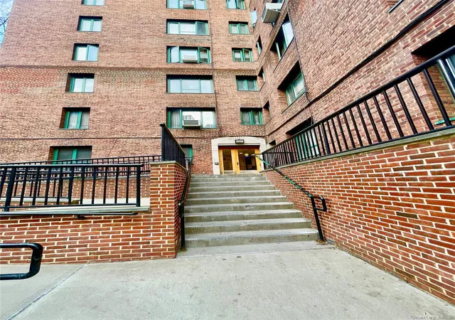 1594-metropolitan-ave-td-bronx-ny-10462/hzid_bd53213a
