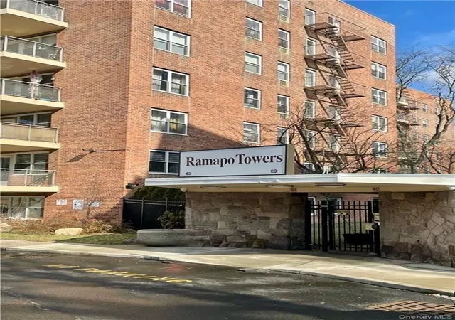 30-s-cole-ave-6l-spring-valley-ny-10977/hzid_e17d45e3