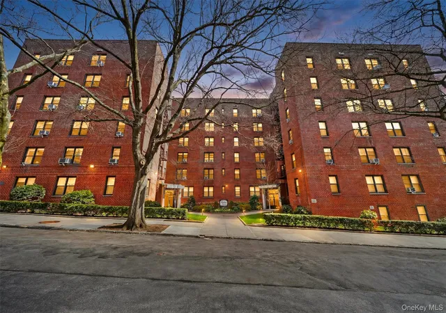 2-windsor-ter-6h-white-plains-ny-10601/hzid_8ff25bd4