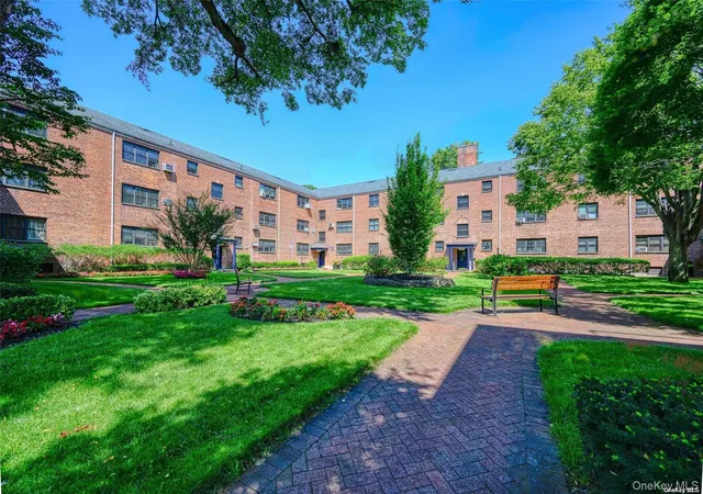 15-beach-rd-3d-north-hempstead-ny-11023/hzid_8291de01