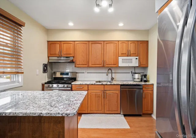 630-fulton-st-t6-oyster-bay-ny-11735/hzid_3a15420a